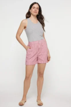 Calções denim estampado às riscas