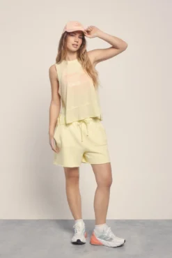 Calções de pelúcia amarelo