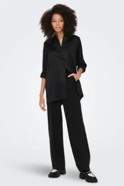 Camisa acetinada oversized