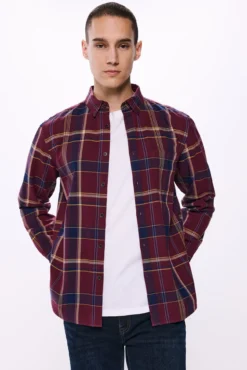 Camisa aos quadrados