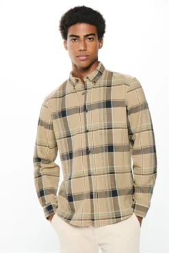 Camisa aos quadrados
