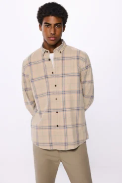Camisa aos quadrados