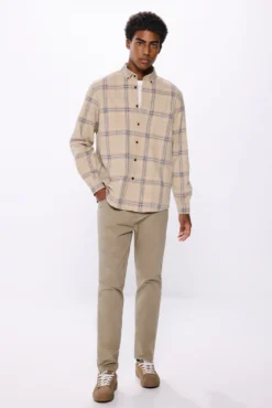 Camisa aos quadrados