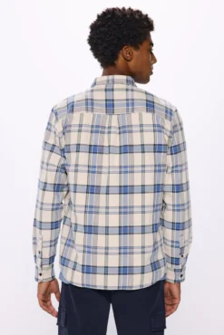 Camisa aos quadrados