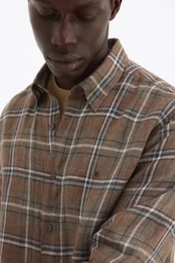 Camisa aos quadrados em linho de tecido italiano