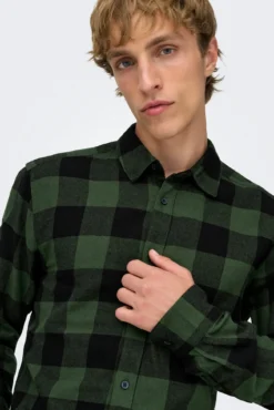 Camisa aos quadrados slim fit