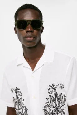 Camisa bordada