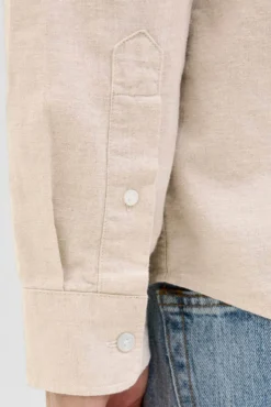 Camisa com ajuste confortável
