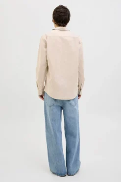 Camisa com ajuste confortável