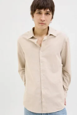 Camisa com ajuste confortável