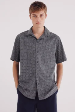 Camisa de boliche estampada de manga curta