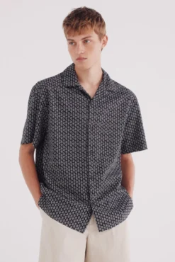 Camisa de boliche estampada de manga curta