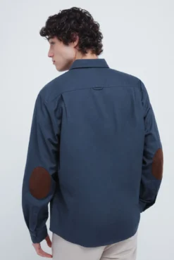 Camisa de flanela com cotoveleiras