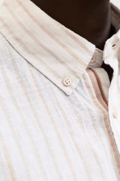 Camisa de linho de manga curta