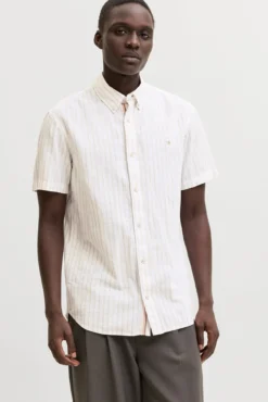 Camisa de linho de manga curta