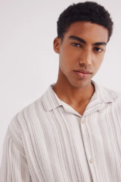 Camisa de linho viscose multi listrada de manga curta