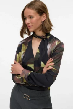 Camisa de manga comprida com laçada gola