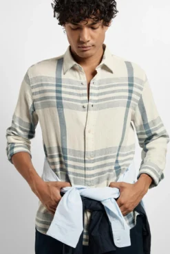 Camisa de manga comprida xadrez Relaxed Fit confecionada com algodão e linho
