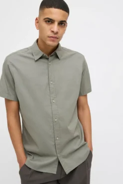 Camisa de manga curta com ajuste relaxado