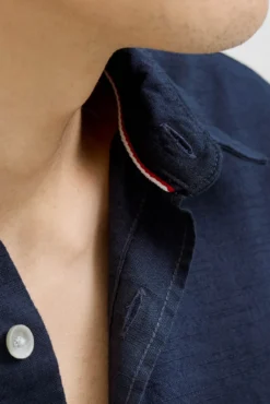 Camisa de manga curta com ajuste relaxado