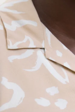 Camisa de manga curta com ajuste relaxado