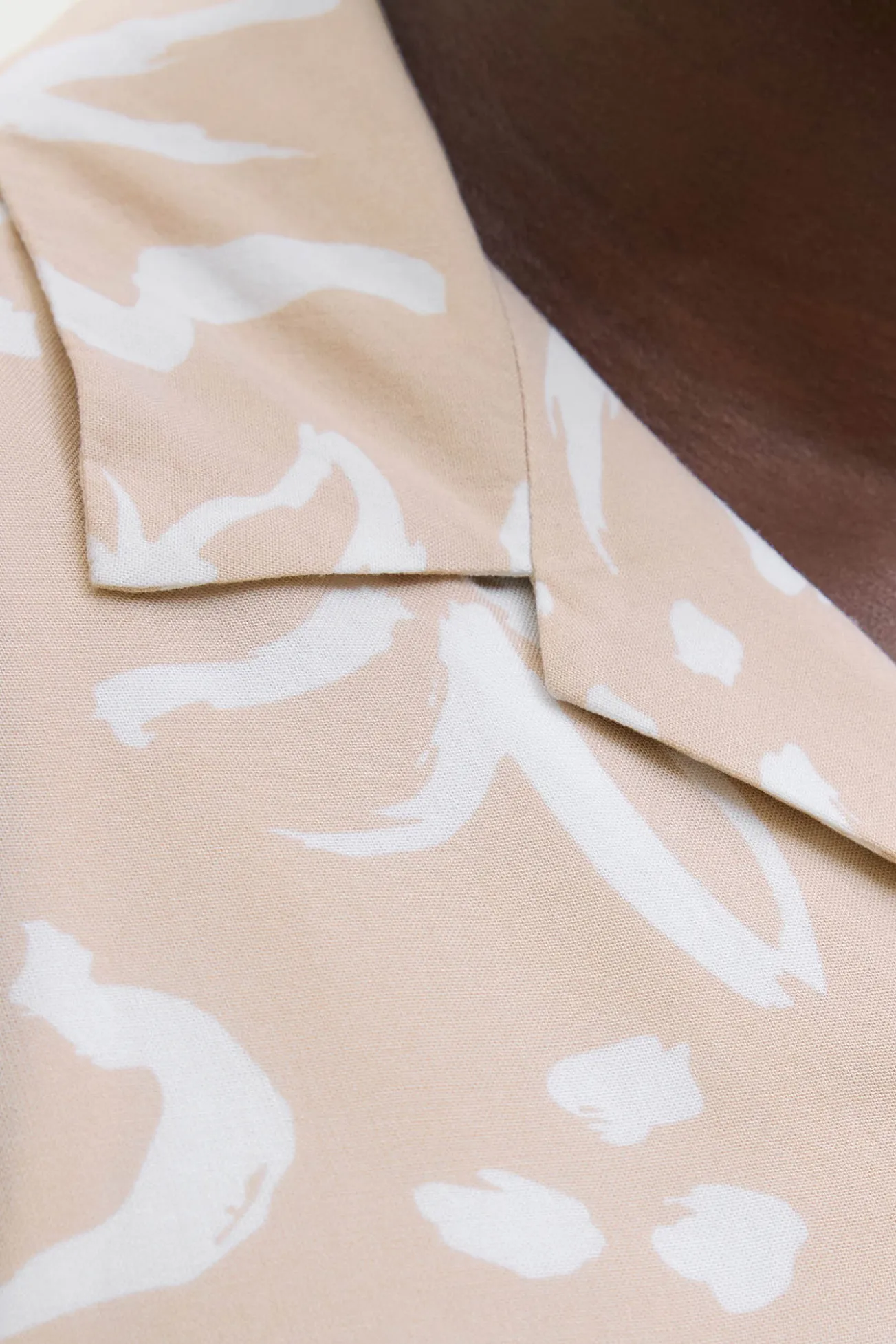 Camisa de manga curta com ajuste relaxado