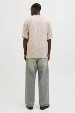 Camisa de manga curta com ajuste relaxado