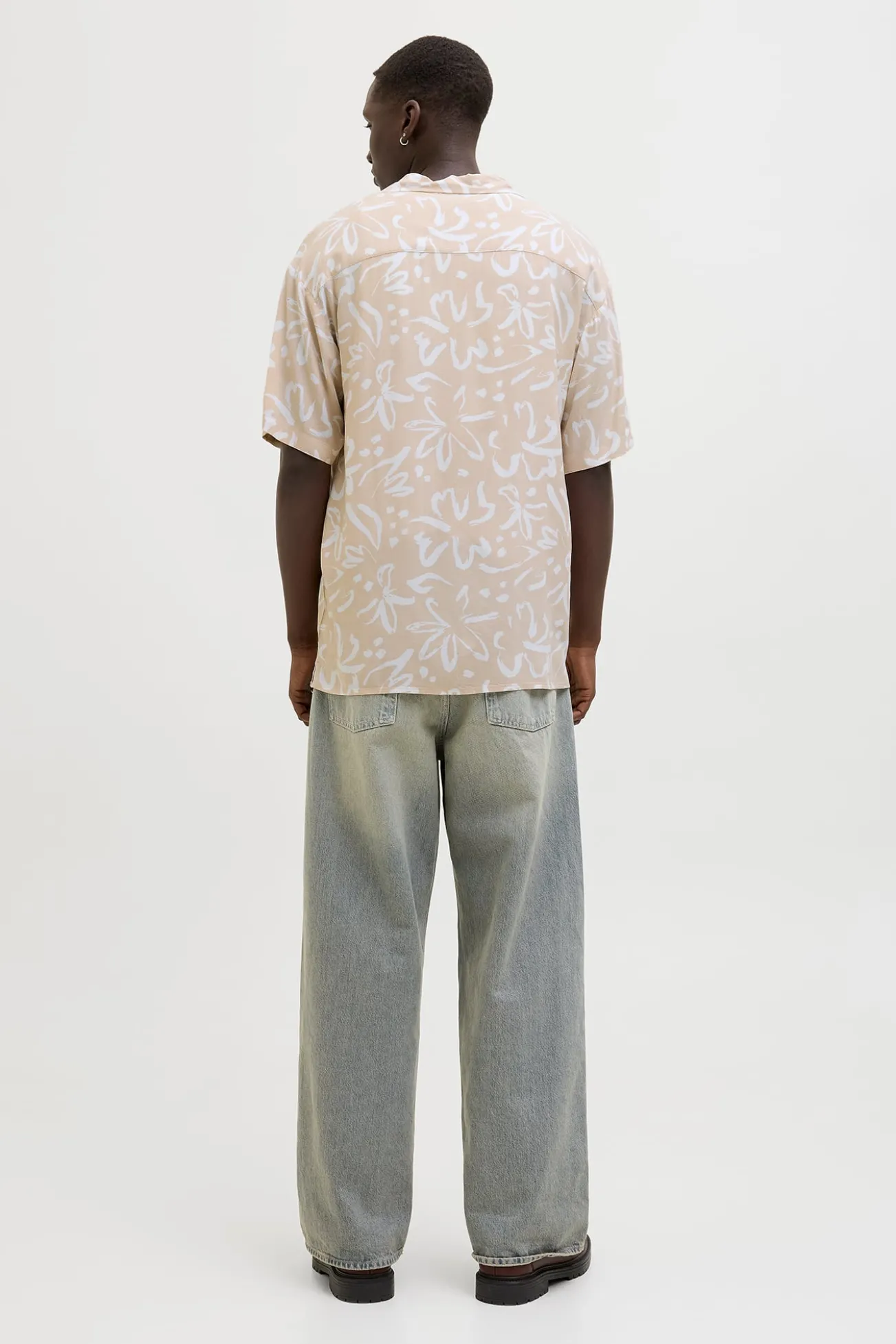 Camisa de manga curta com ajuste relaxado