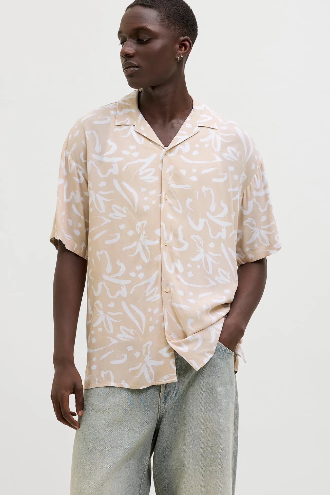 Camisa de manga curta com ajuste relaxado