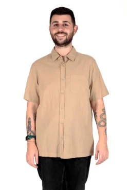 Camisa de manga curta com bolso