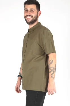 Camisa de manga curta com bolso