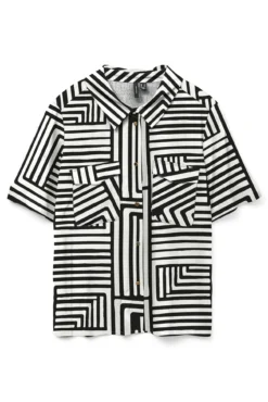 Camisa de manga curta com gola de lapela