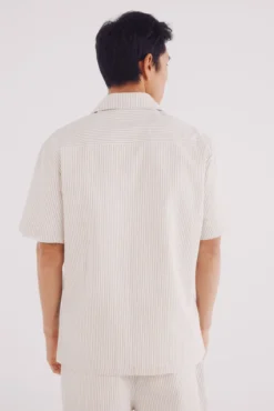 Camisa de manga manga curta listrada seersucker