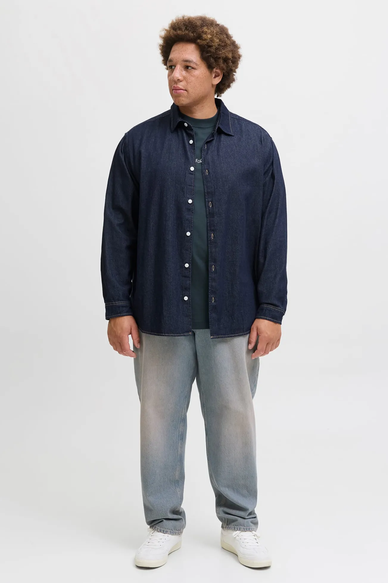 Camisa denim PLUS de corte regular