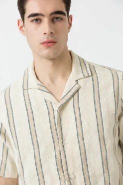 Camisa de riscas