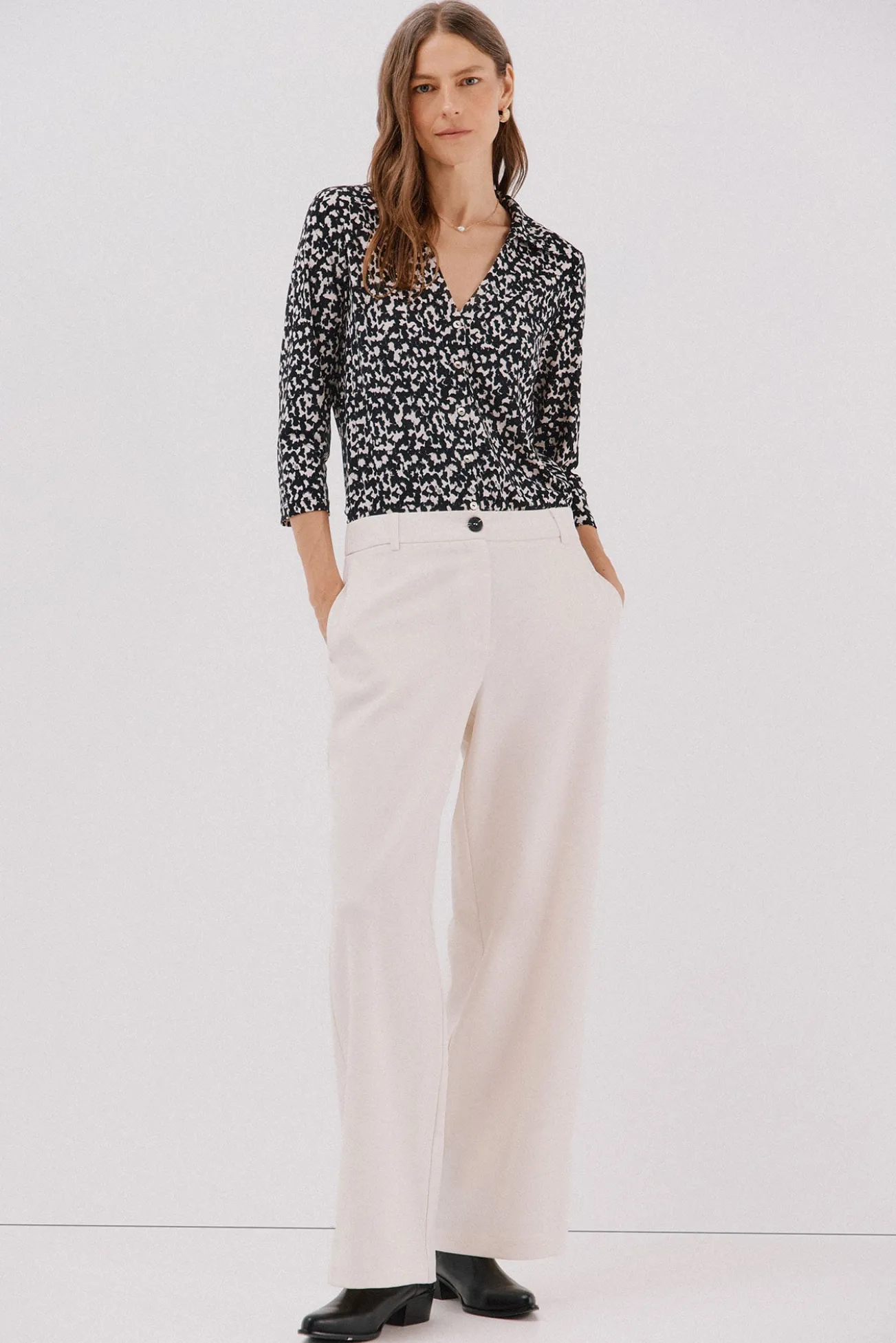 Camisa elástica com botões