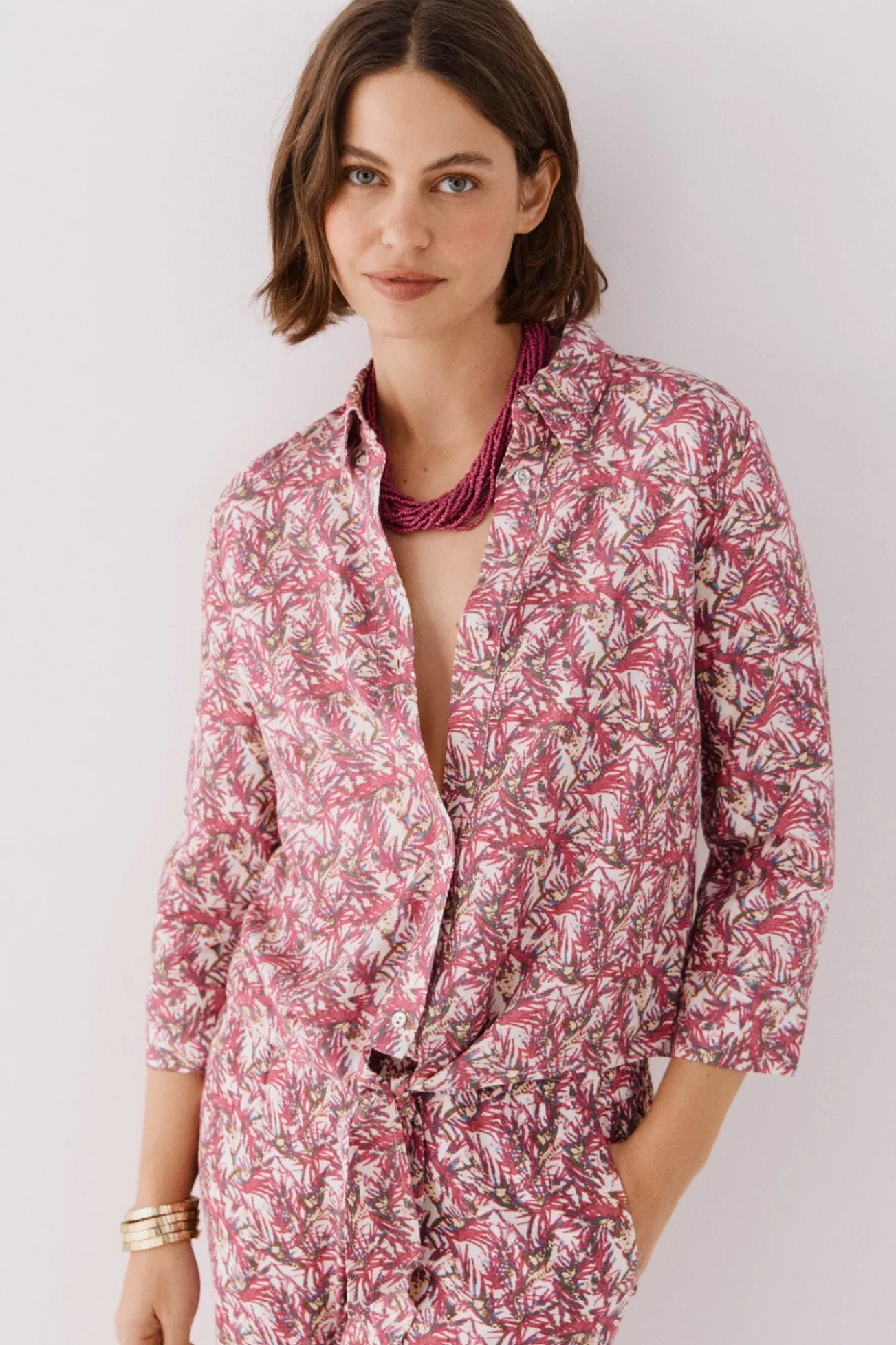 Camisa estampada con nudo