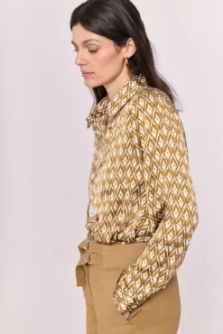 Camisa estampada gola de camisa