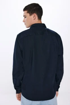 Camisa estruturada em peça