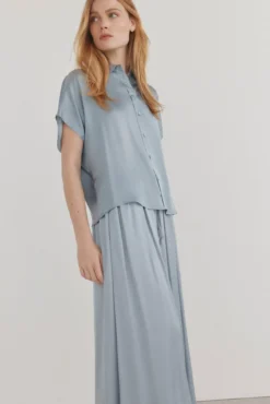 Camisa fluida acetinada
