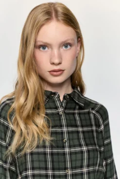 Camisa gola tartan com gola e lapela