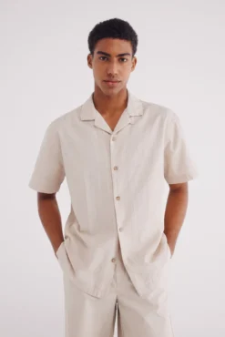 Camisa leve de manga curta em jacquard