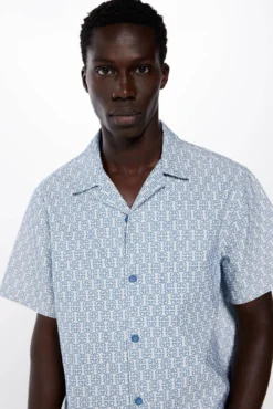 Camisa manga curta jacquard bordado