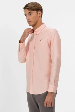 Camisa Oxford com gola de botão