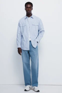 Camisa Oxford riscas com bolsos