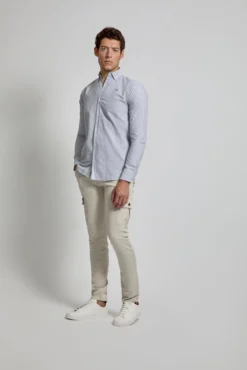 Camisa Oxford riscas com logótipo