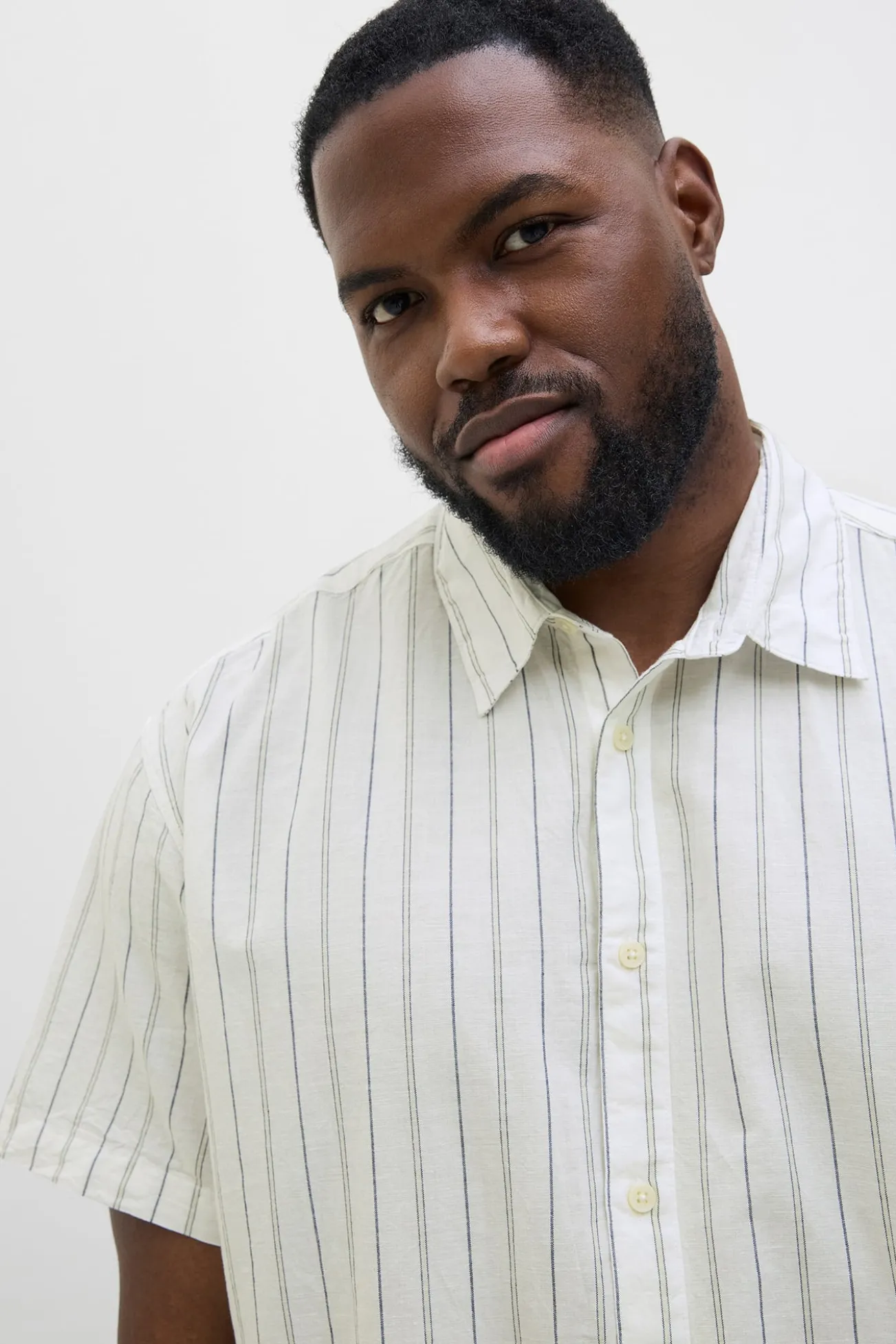 Camisa PLUS com ajuste relaxado