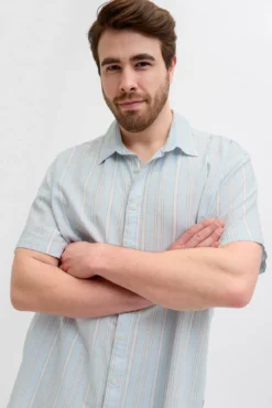 Camisa PLUS com ajuste relaxado