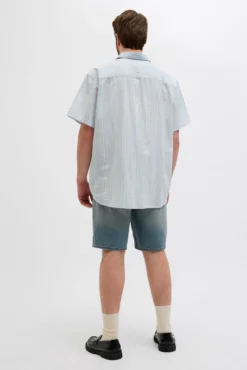 Camisa PLUS com ajuste relaxado