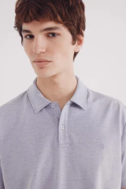 Camisa polo piqué estruturada bicolor de corte regular fit